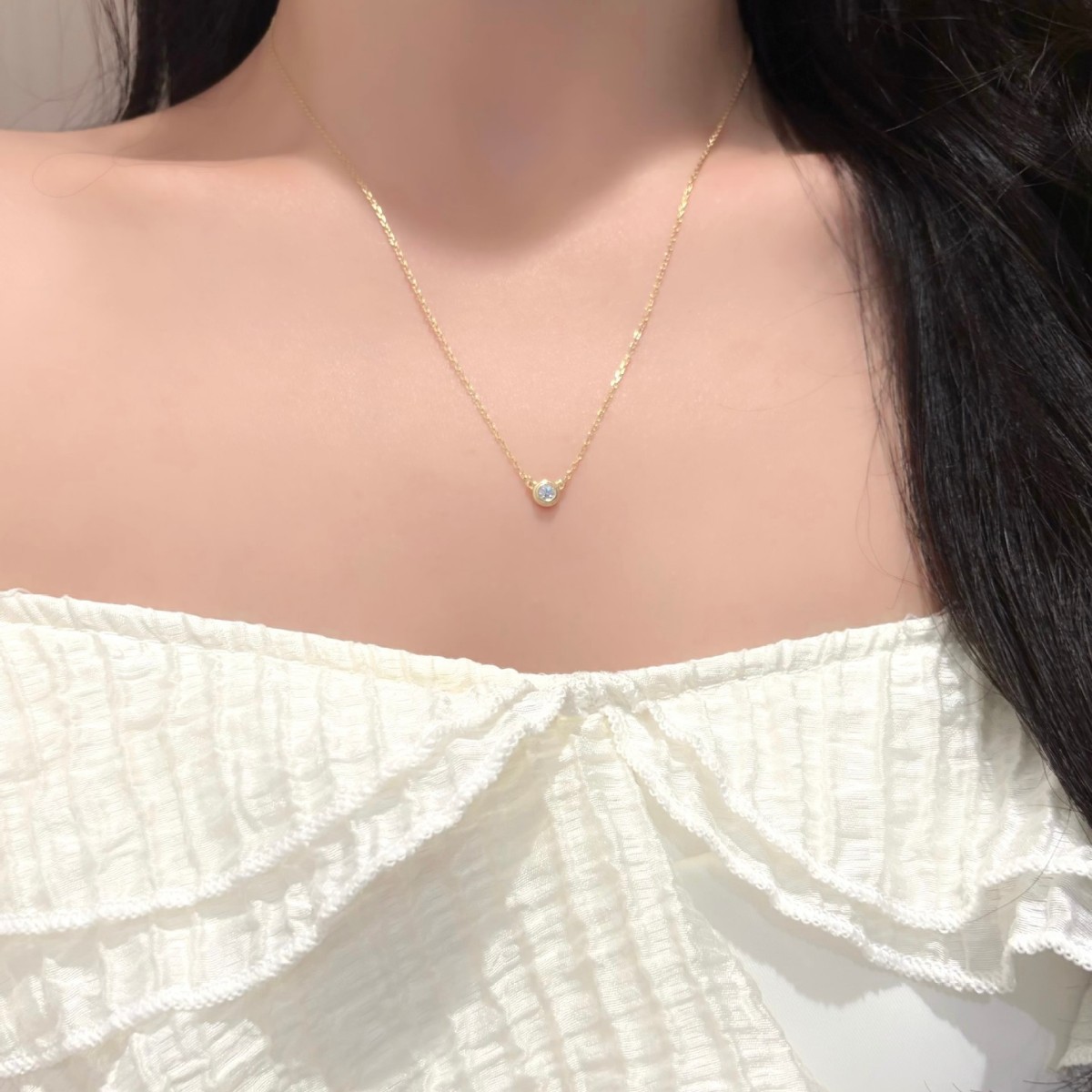 قلادة نسائية من الفضة الإسترلي - مراجعة Bezels Set Pendant وسعره