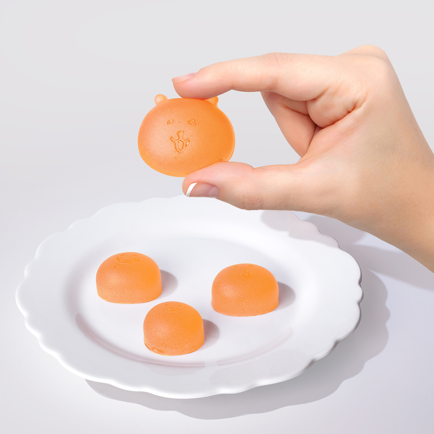 قالب سيليكون لصنع مكعبات الثلج - مراجعة Silicone Mold Tray وسعره