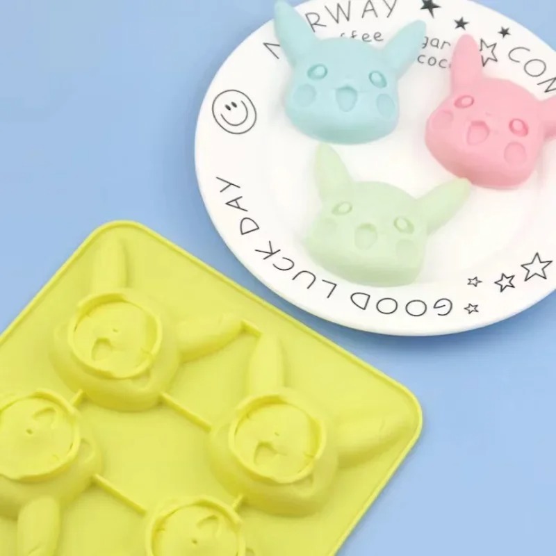 قالب سيليكون جديد على شكل بيكا - مراجعة Silicone Mold Tray وسعره